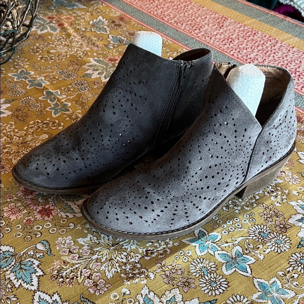 Chic Gray‎ Perforated Ankle Booties